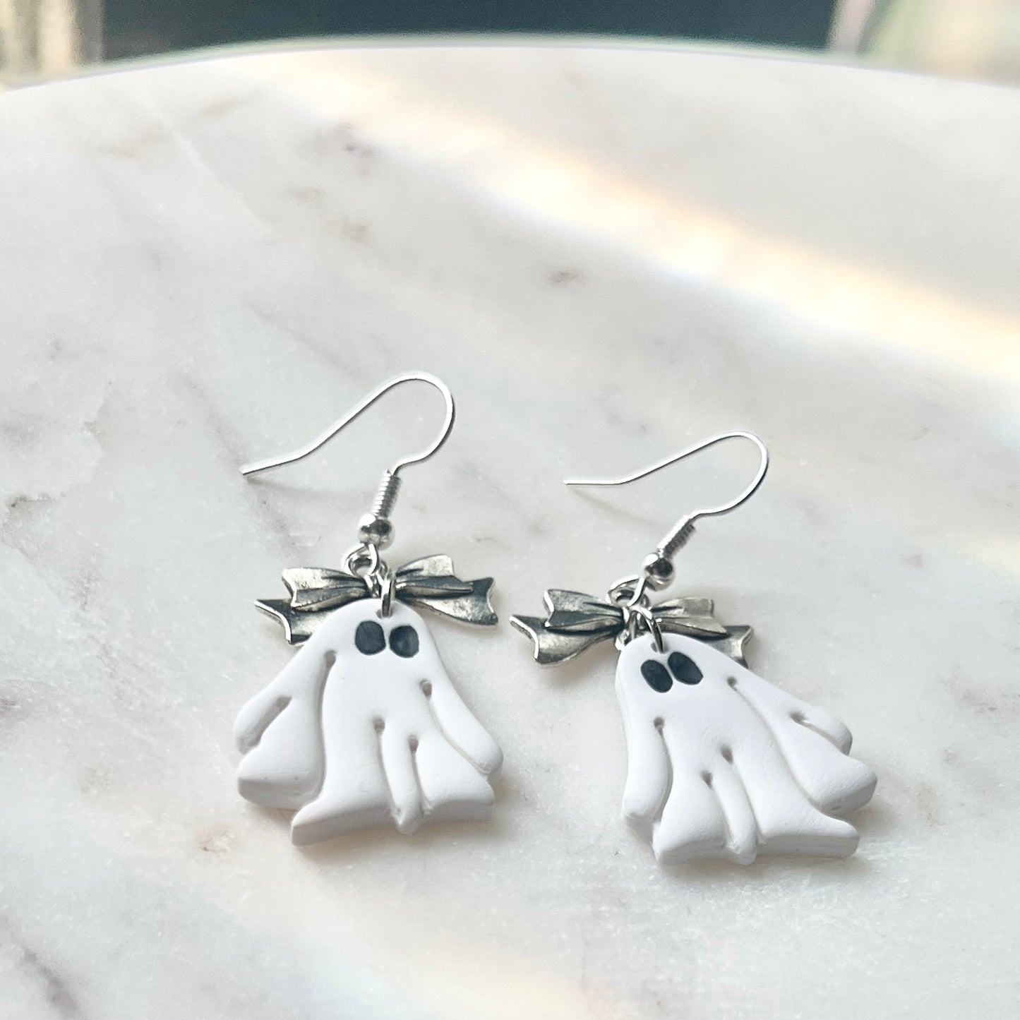 Ghosts | Bow | Spring