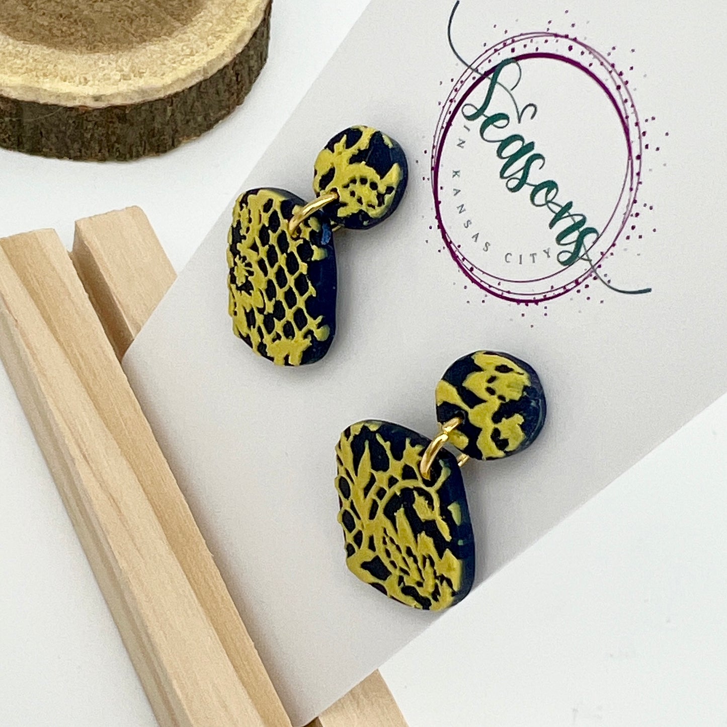 Lacy | Square Dangle | Spring