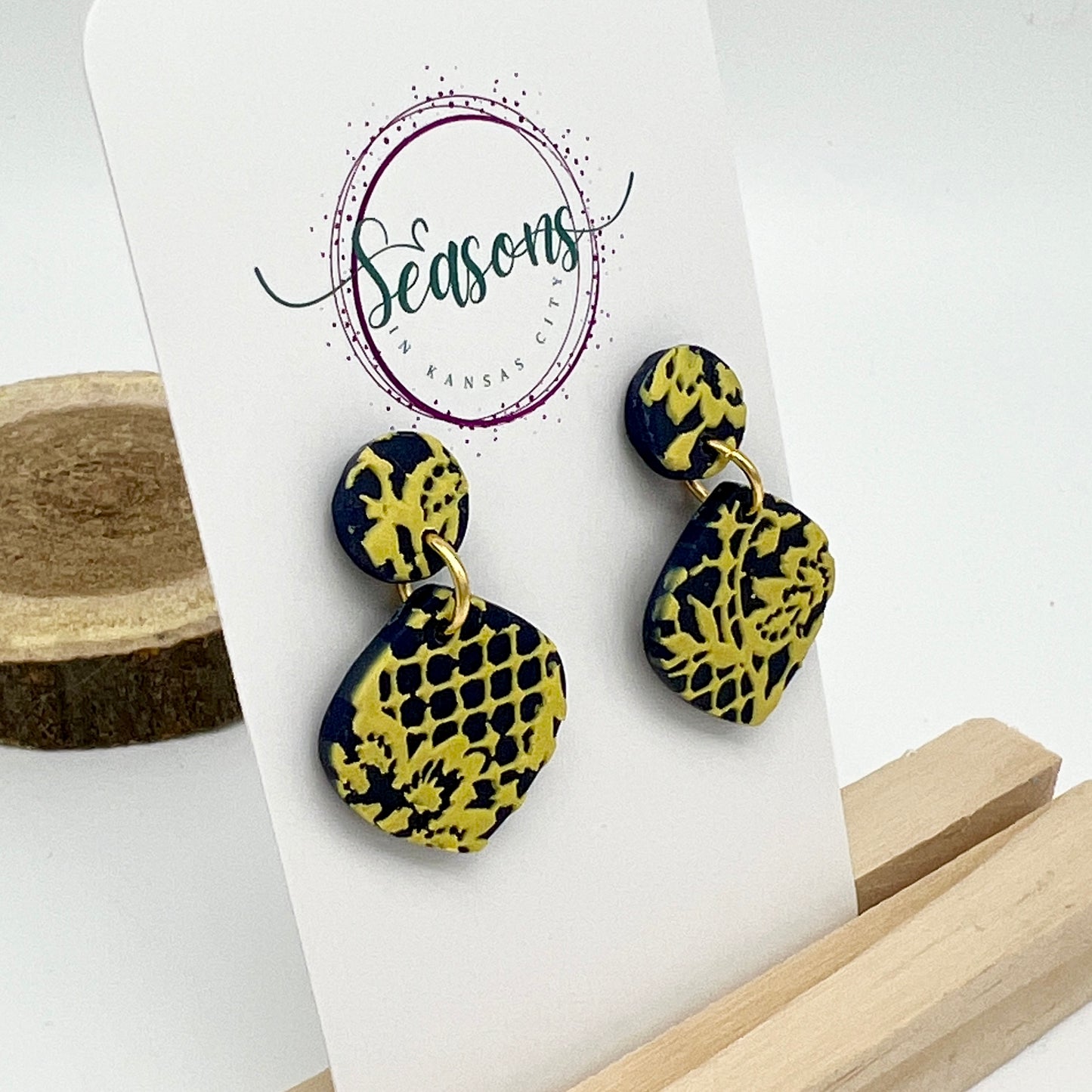 Lacy | Square Dangle | Spring