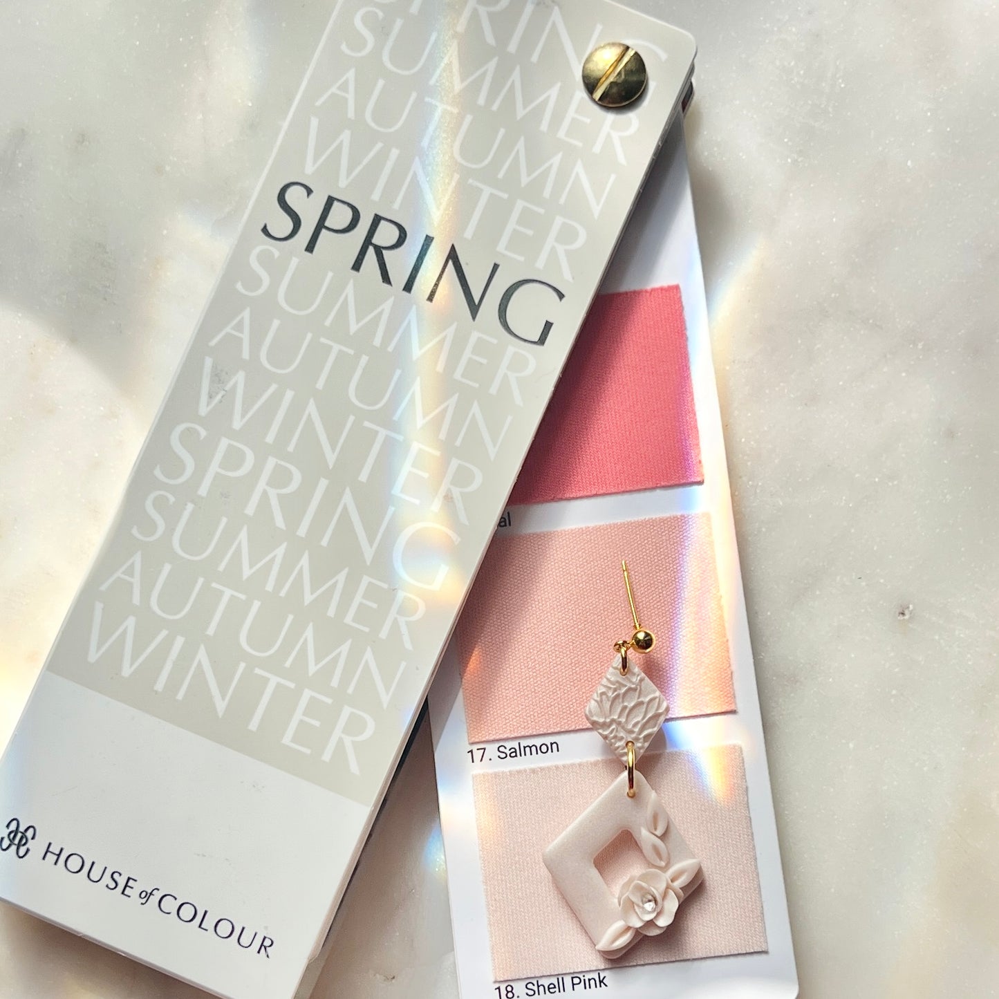 Thea | Oval | Spring