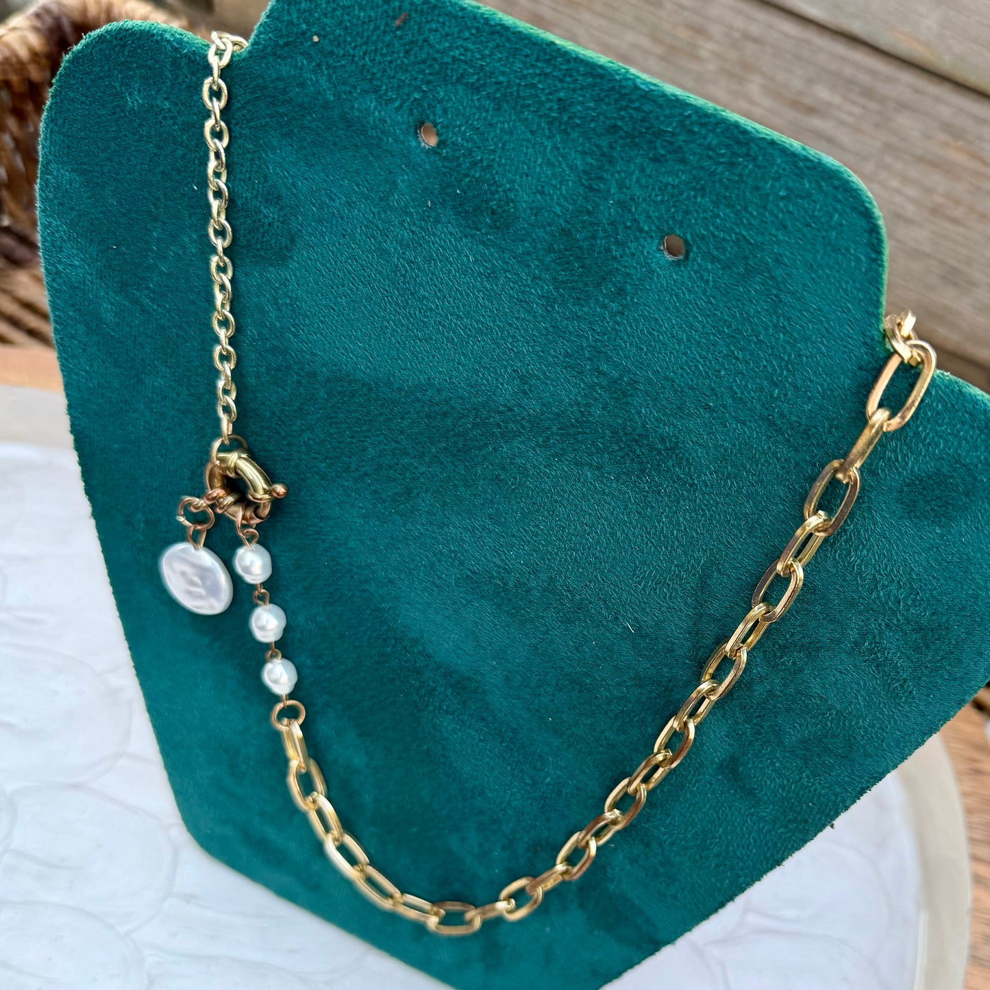 Sofia | Cream and Gold Chain | Spring