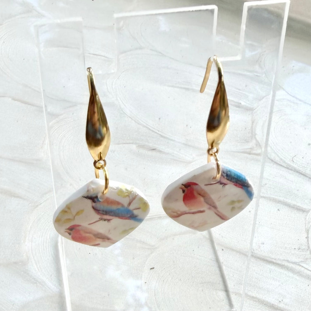 Gwen | Rounded Diamond | Spring