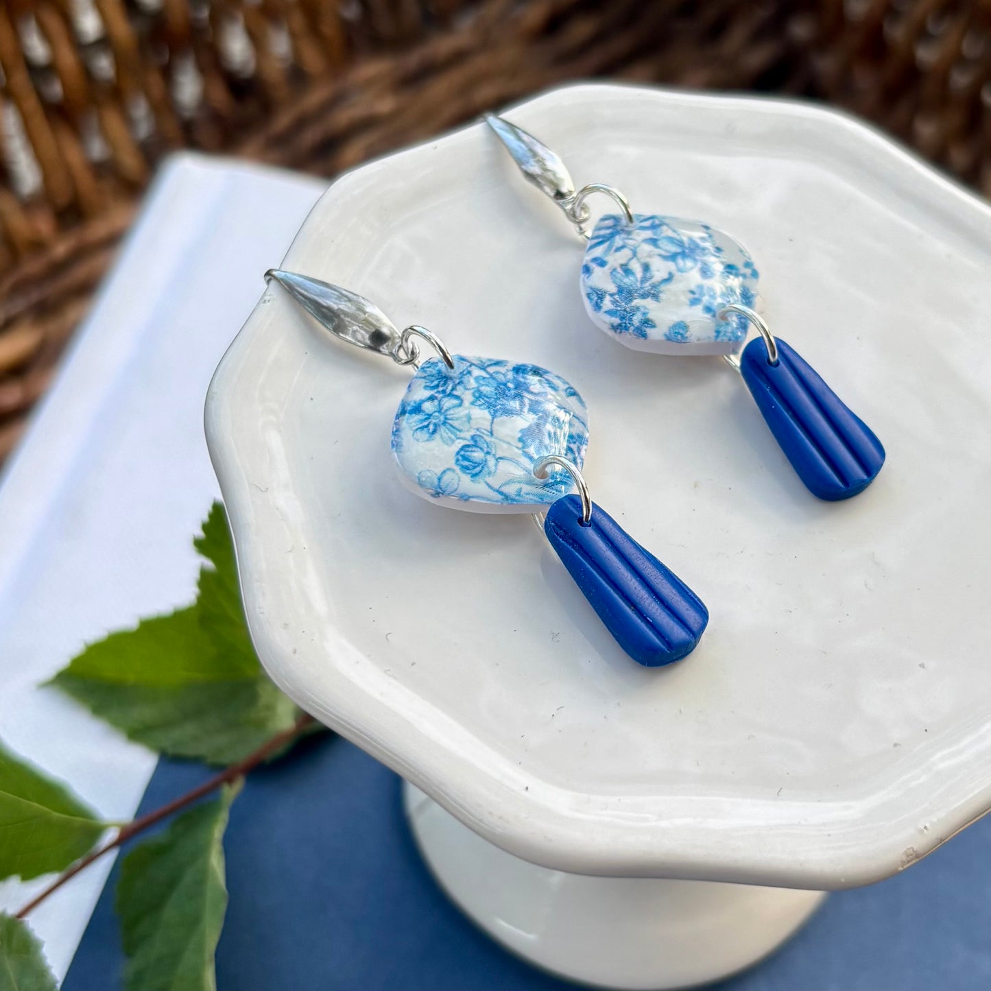 Phoebe | Dangle | Winter