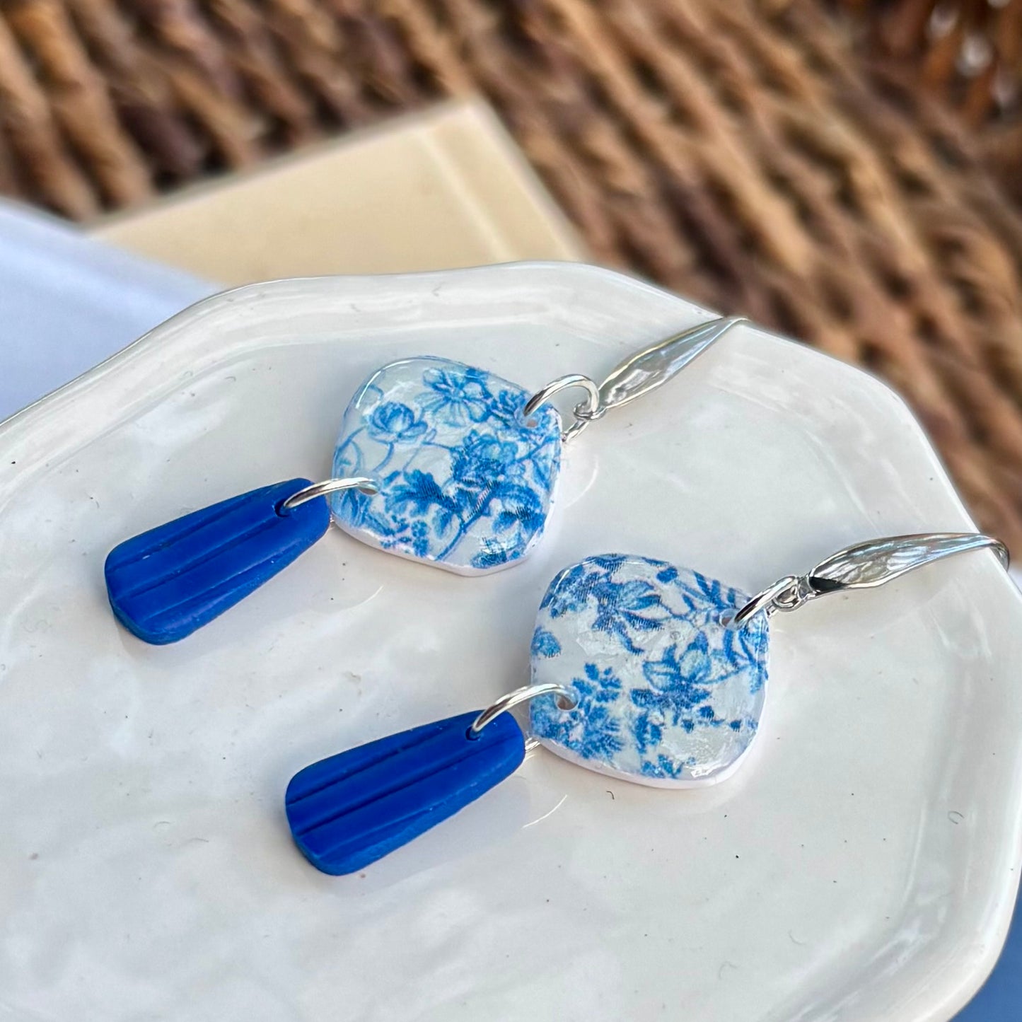 Phoebe | Dangle | Winter