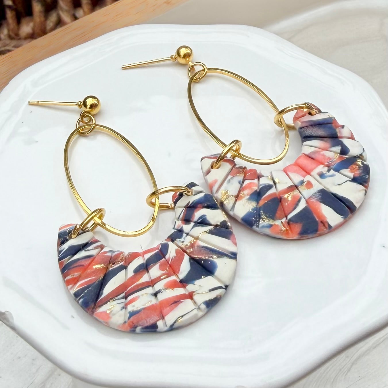 Betty II | Oval Dangle | Spring
