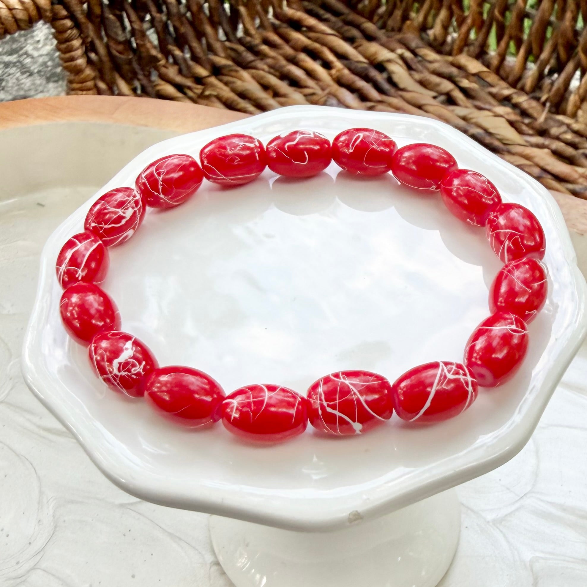 Mabel |  Scarlet and White | Winter