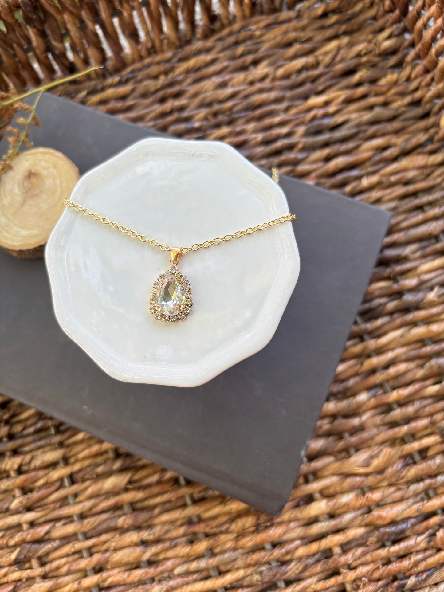 Charmed | Necklace | Gem | Spring and Autumn