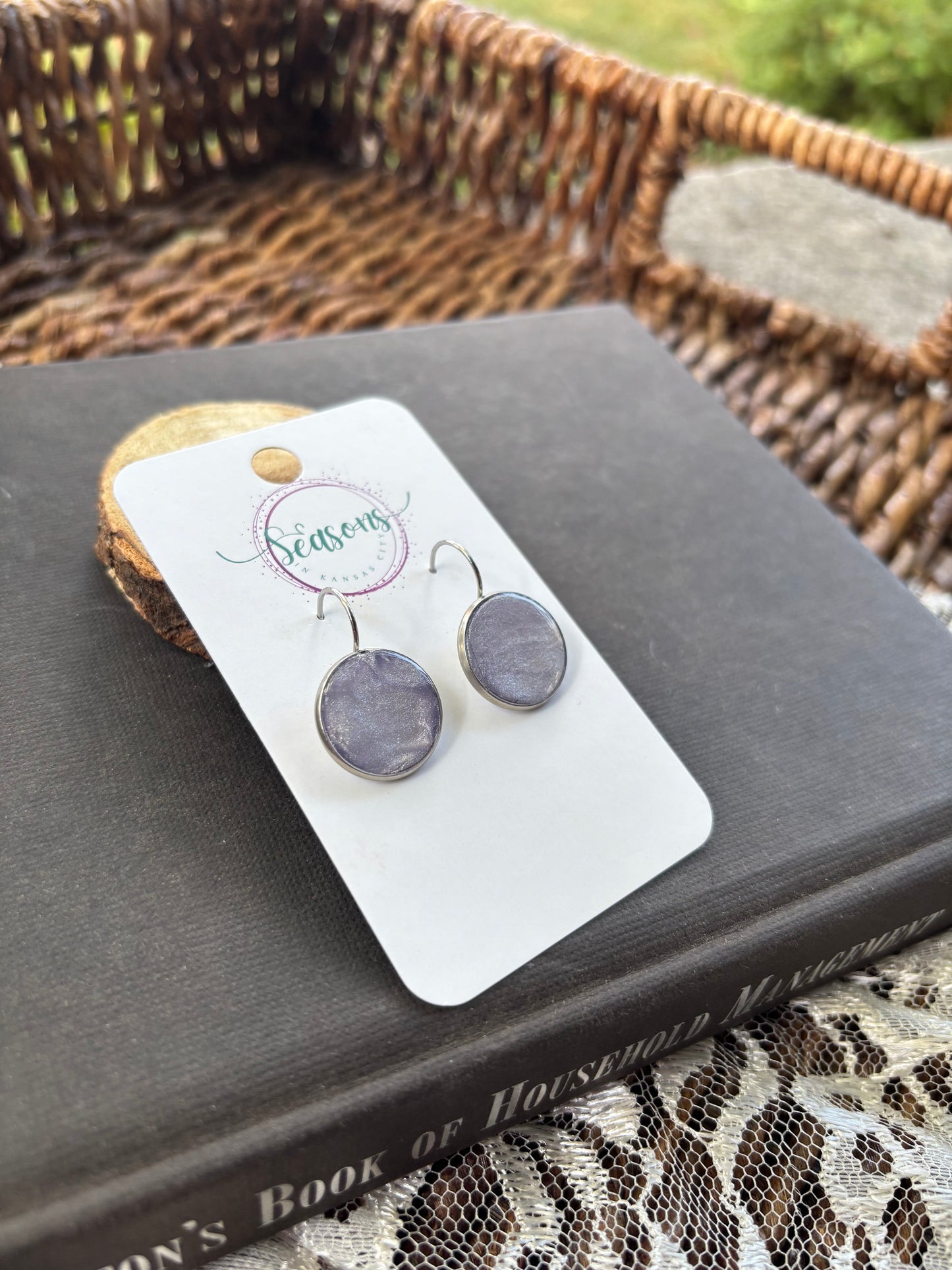 Opal | Lavender Huggie | Summer