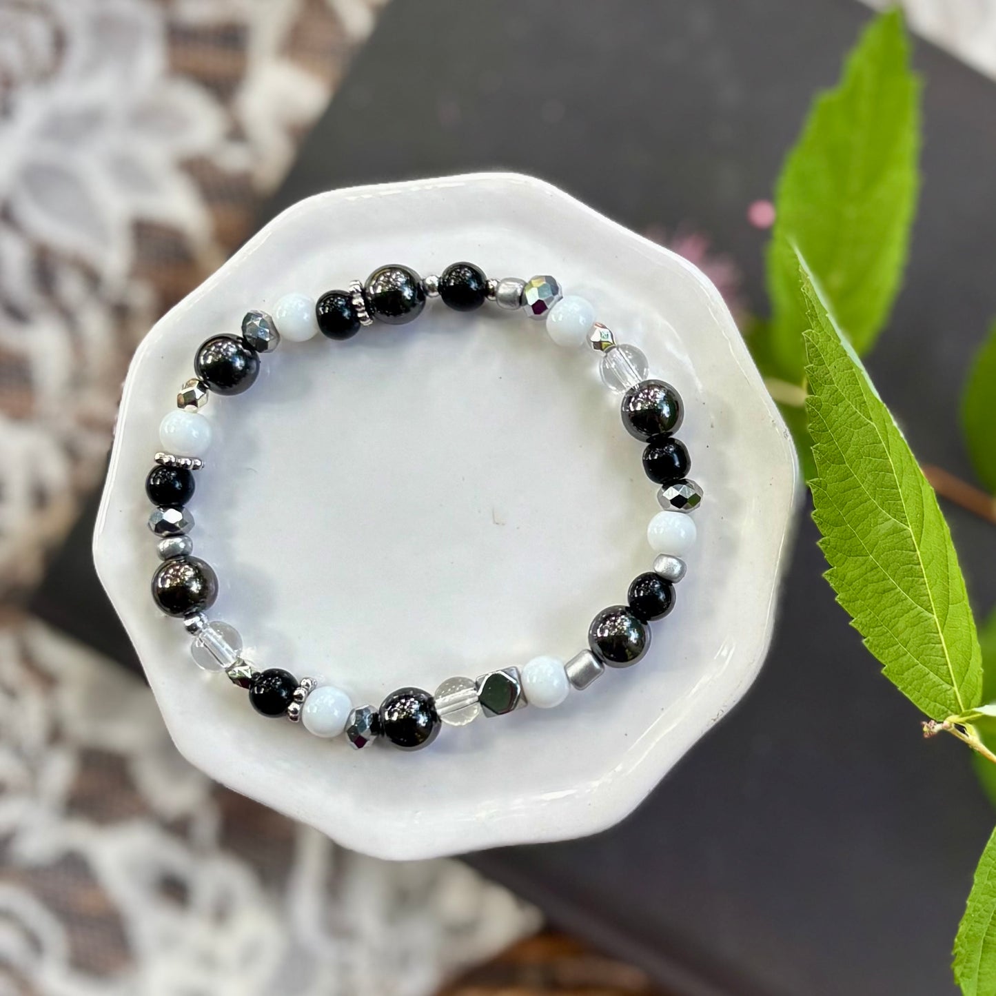 Wren | Black, Silver, White | Winter