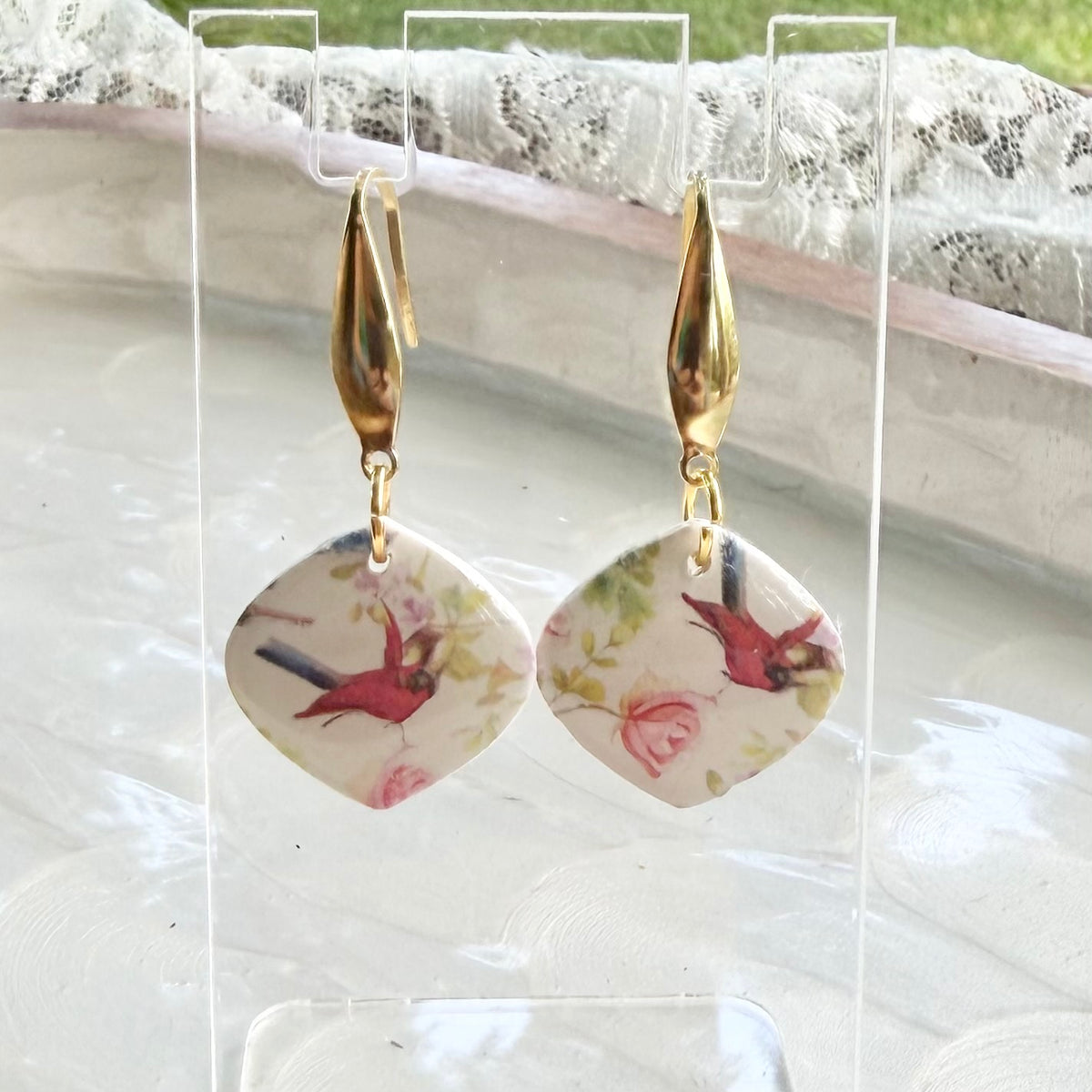 Gwen | Rounded Diamond | Spring