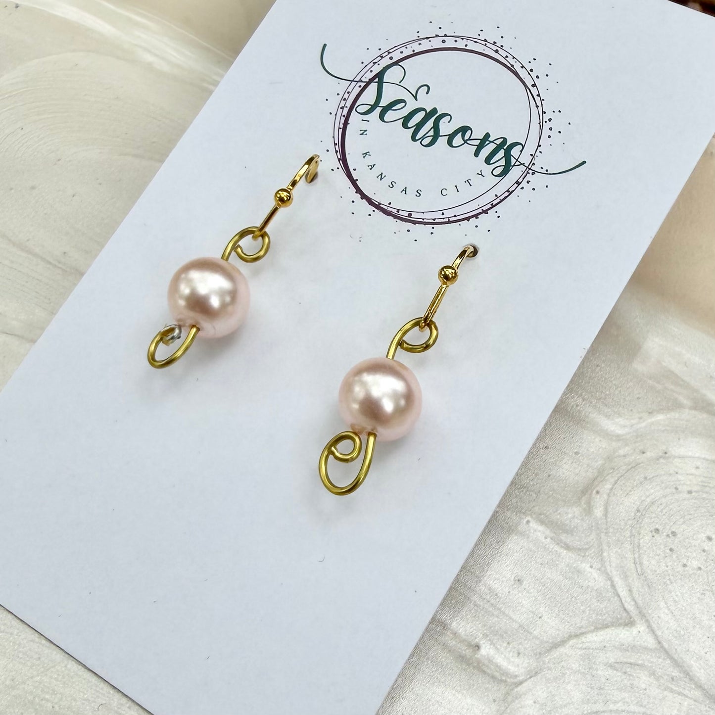 Pearl | Shell Pink Dangles | Spring