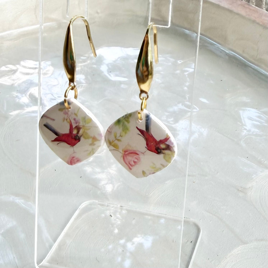 Gwen | Rounded Diamond | Spring
