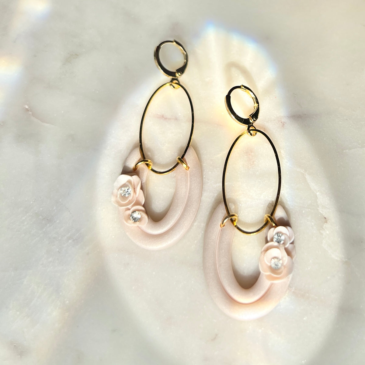 Thea | Oval | Spring