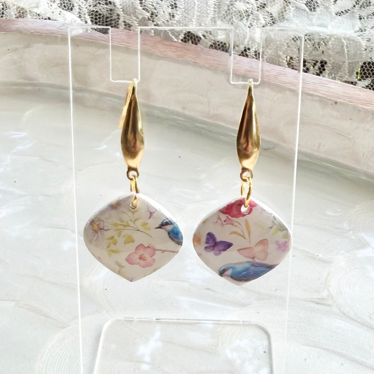 Gwen | Rounded Diamond | Spring
