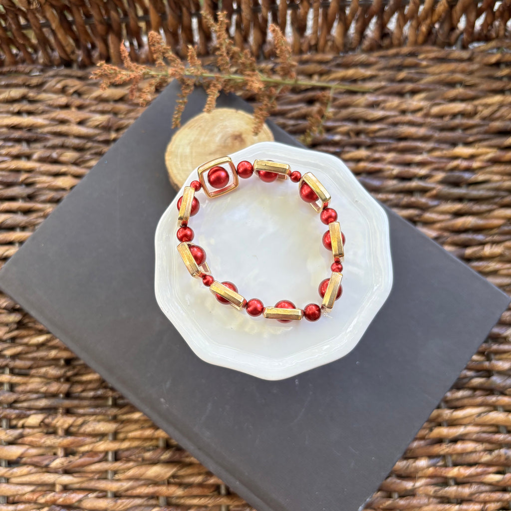 Wren | Gold and Poppy | Spring