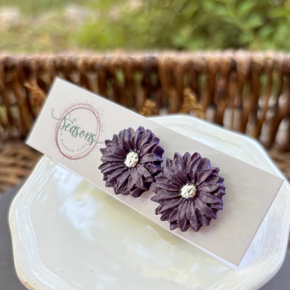 Cora | Aster | Smoked Grape