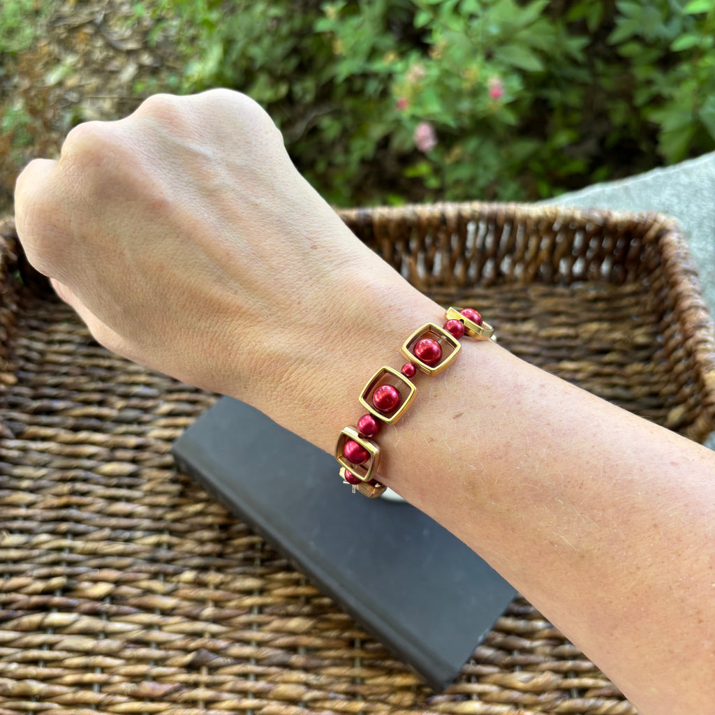 Wren | Gold and Poppy | Spring