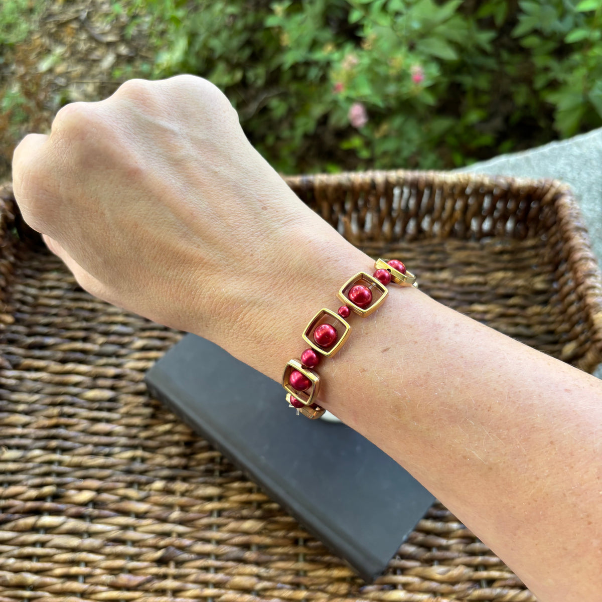 Wren | Gold and Poppy | Spring